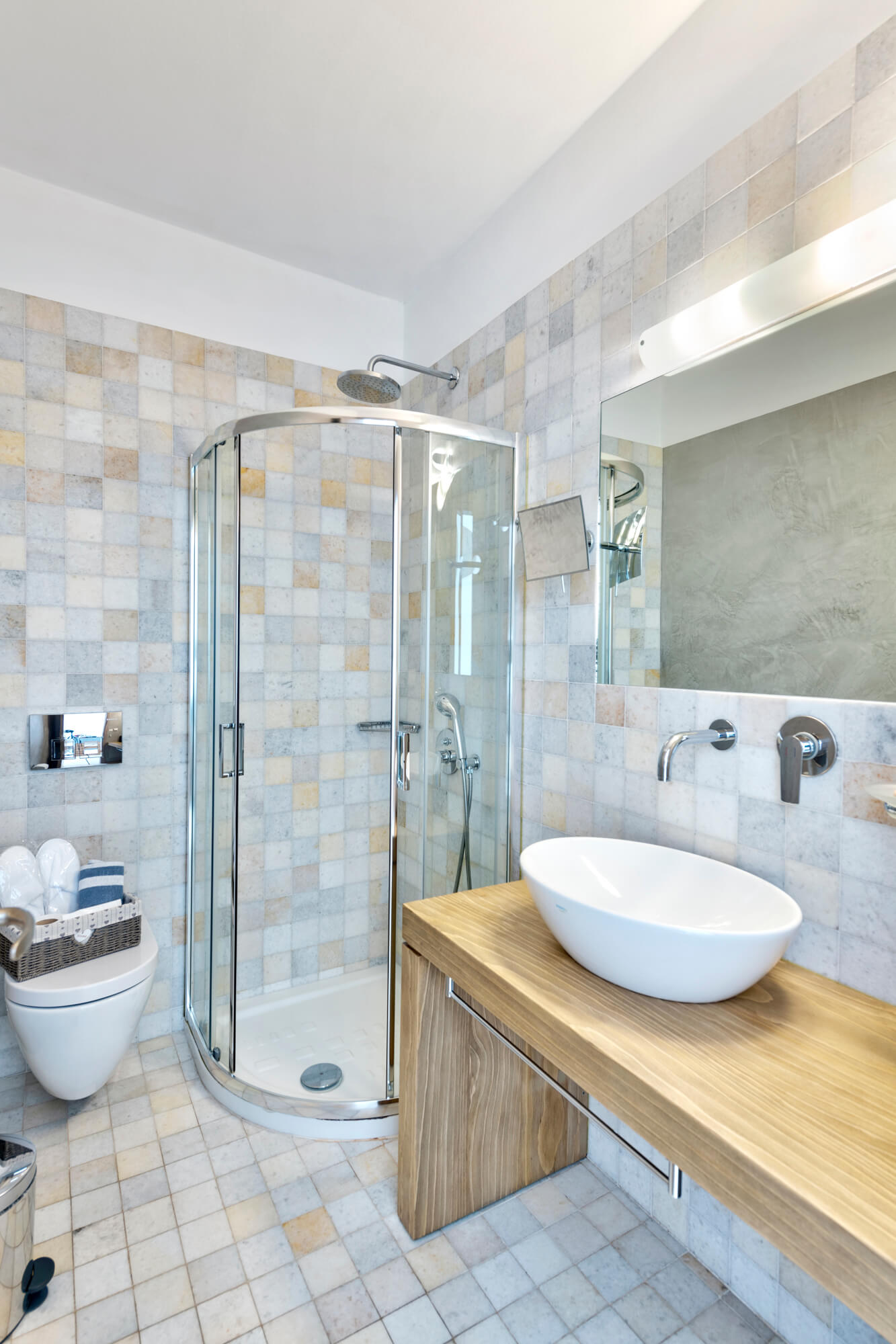 Fresh suite bathroom