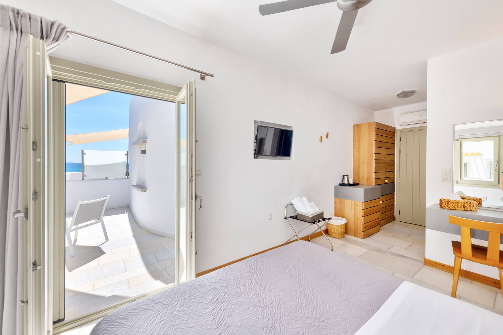 bedroom with sea view